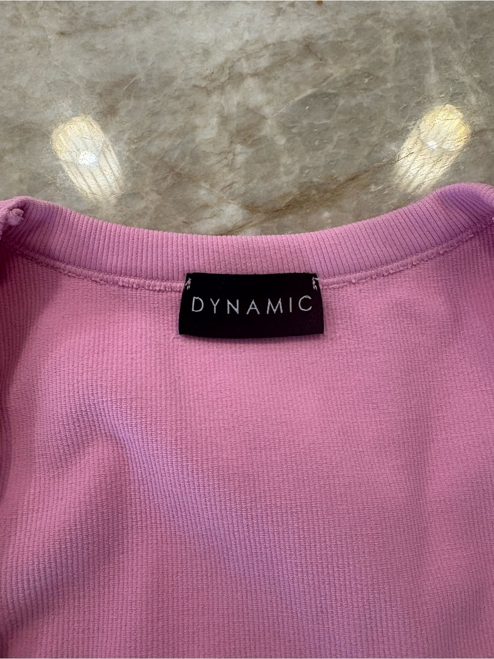 Dynamic workout top - Picture 2 of 5
